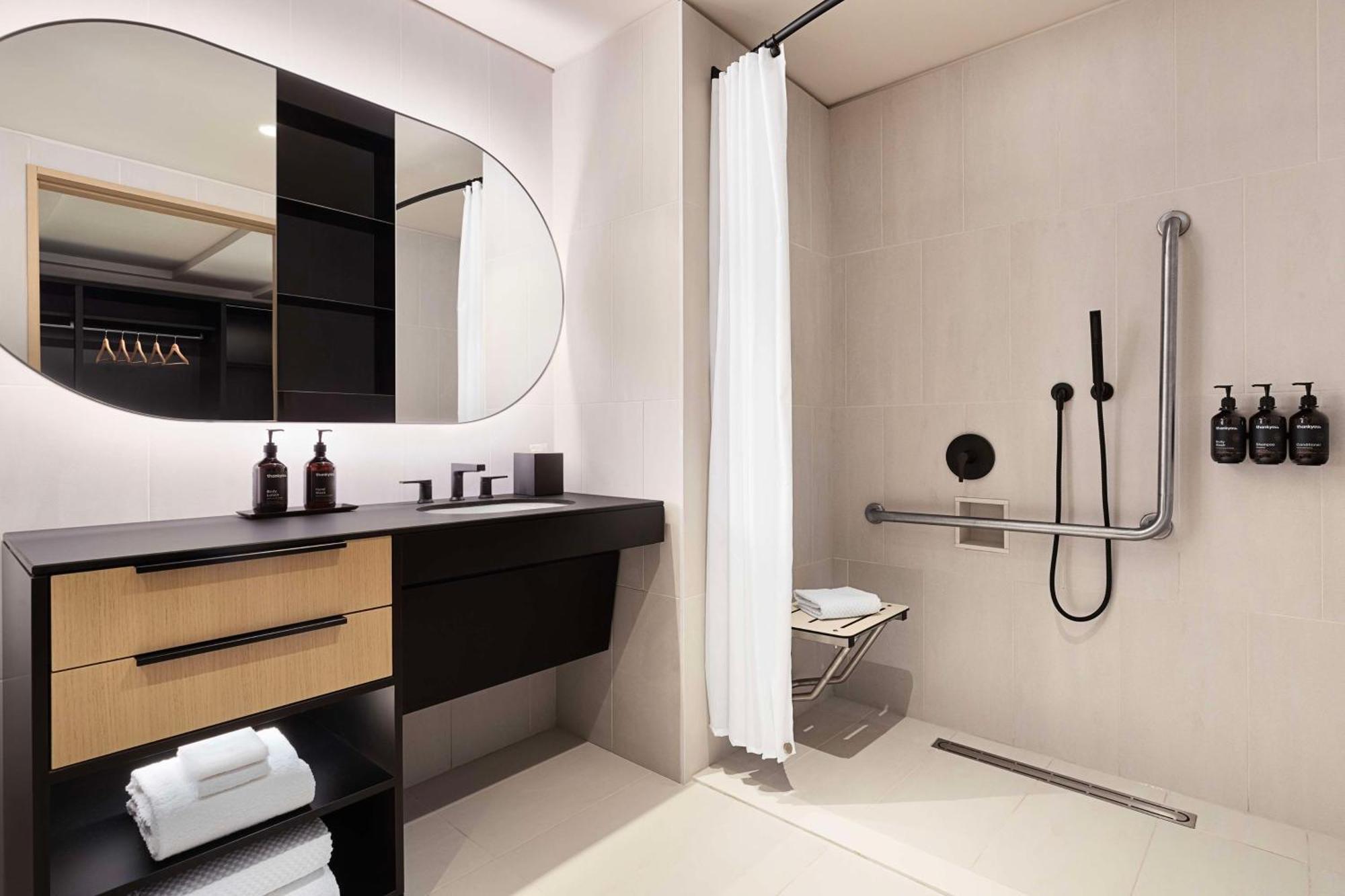 Canopy By Hilton Toronto Yorkville 외부 사진